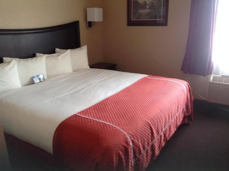 Baymont By Wyndham Clute Lake Jackson Ngoại thất bức ảnh